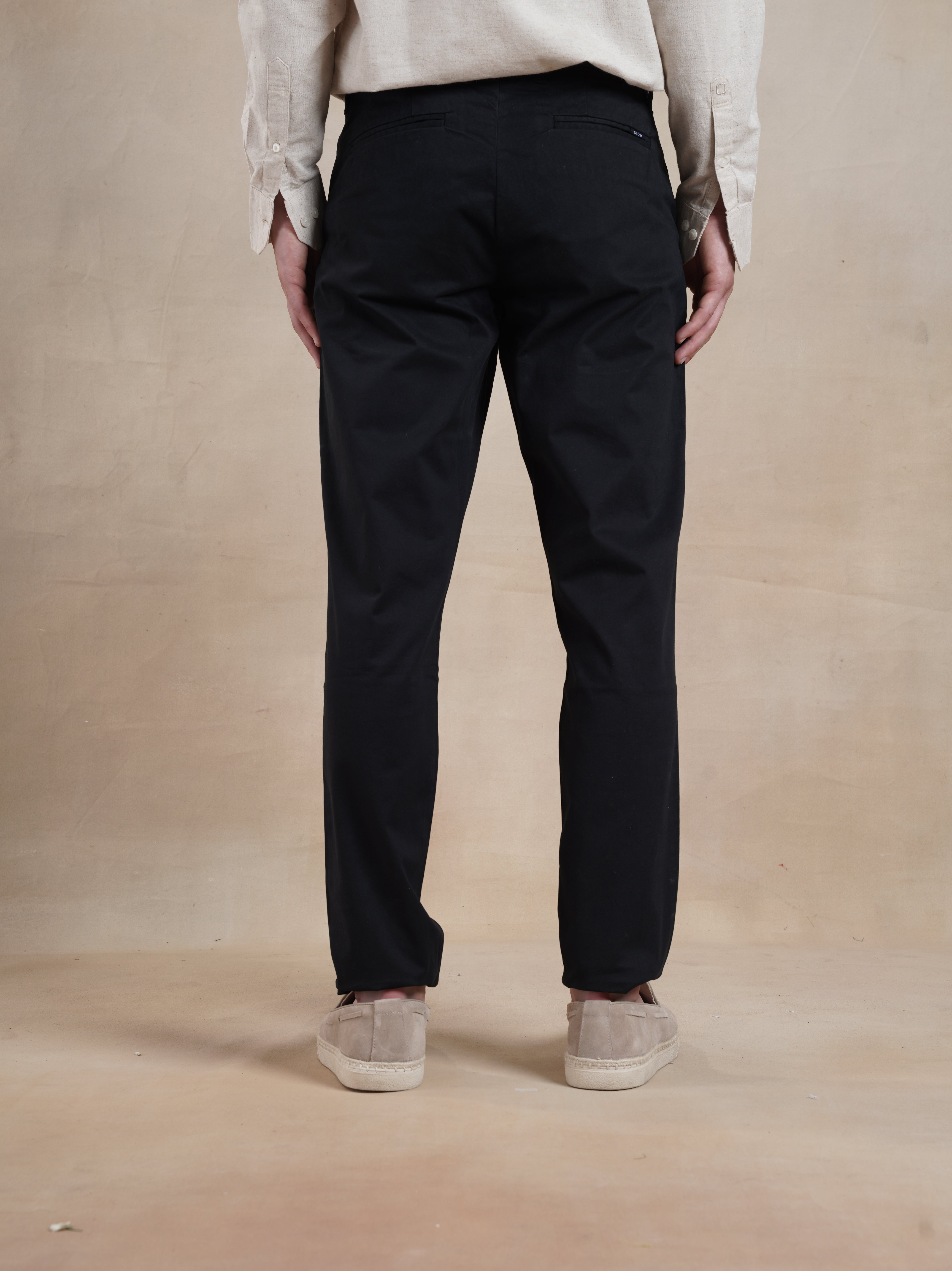 Men's Black Casual Regular Fit Chino